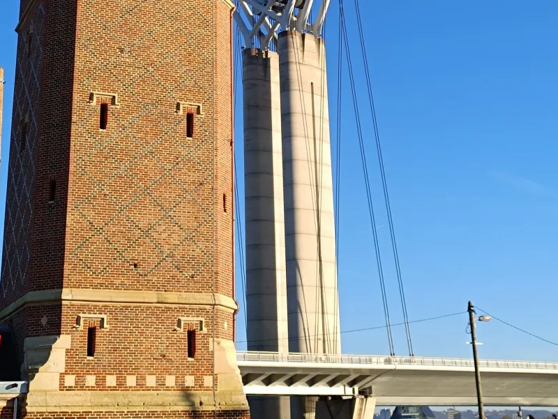 Le marégraphe de Rouen après restauration de la façade en brique