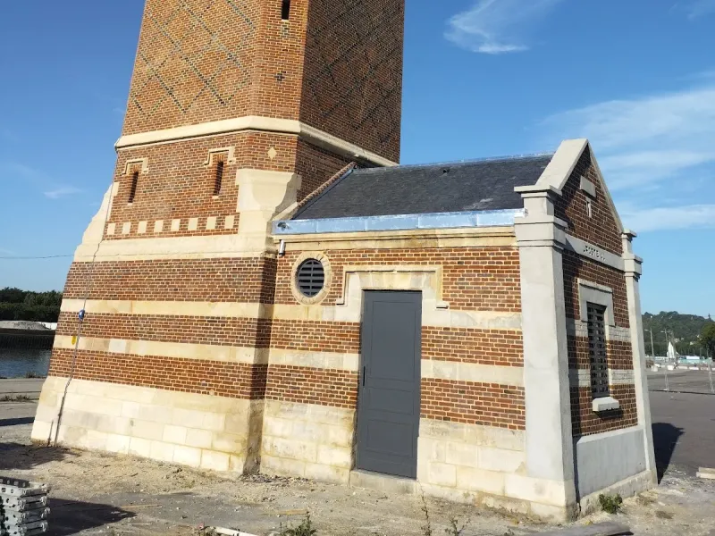 Le marégraphe de Rouen, chantier patrimonial en brique réalisé par France Renov Père et Fils