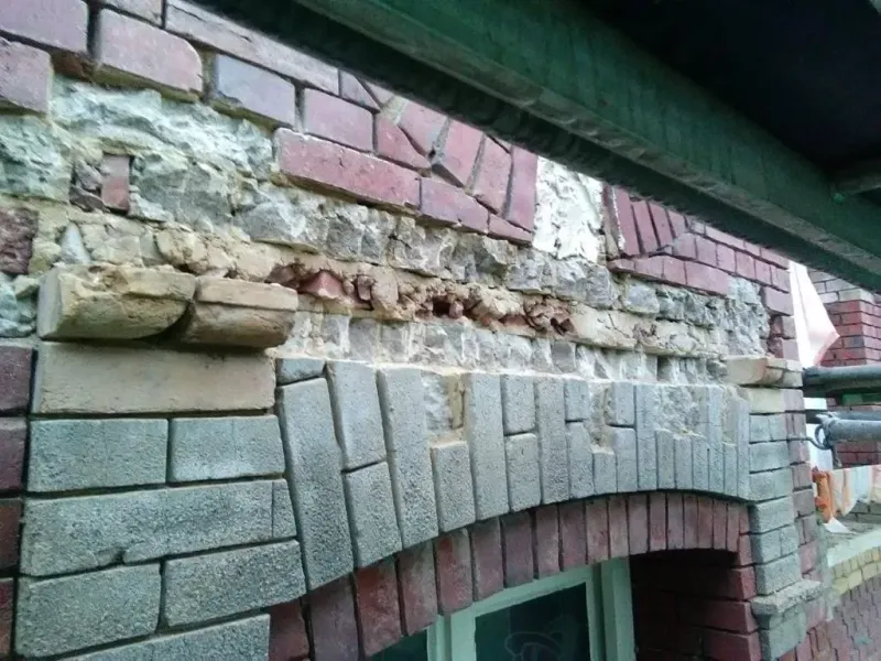 Avant — mur repris en maçonnerie
