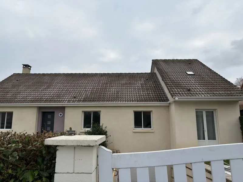 Nettoyage d'une façade rouennaise avant ravalement
